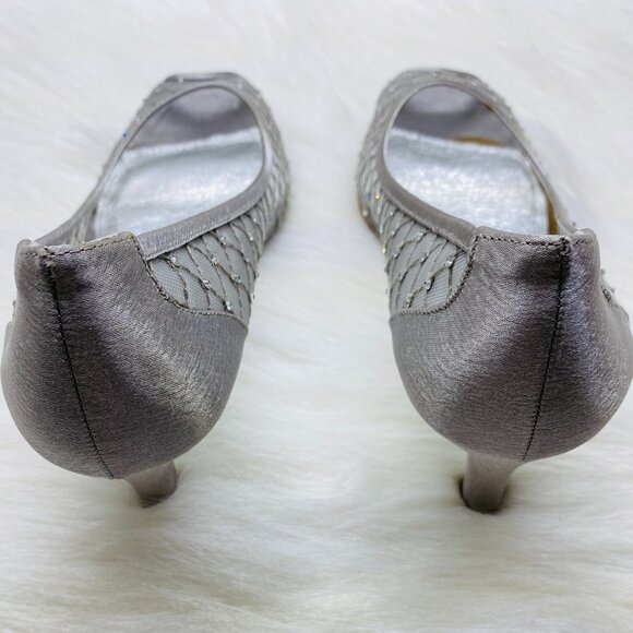 Adrianna Papell Zandra Silver Lua Mesh Heels Size 7.5 M - Picture 3 of 4